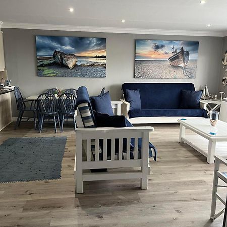 Modern Apartment Walking Distance To Main Beach Restaurants And Other Amenities Jeffreys Bay Εξωτερικό φωτογραφία