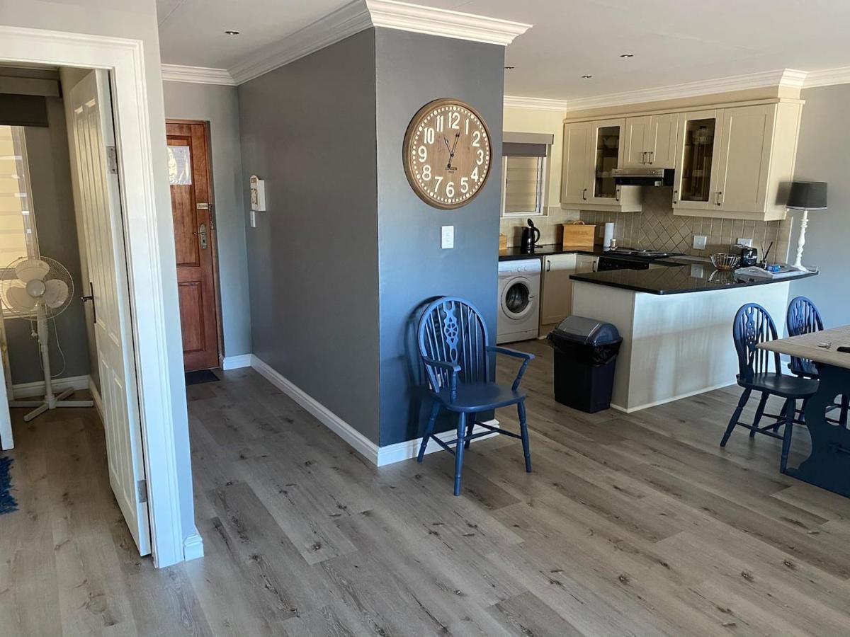 Modern Apartment Walking Distance To Main Beach Restaurants And Other Amenities Jeffreys Bay Εξωτερικό φωτογραφία