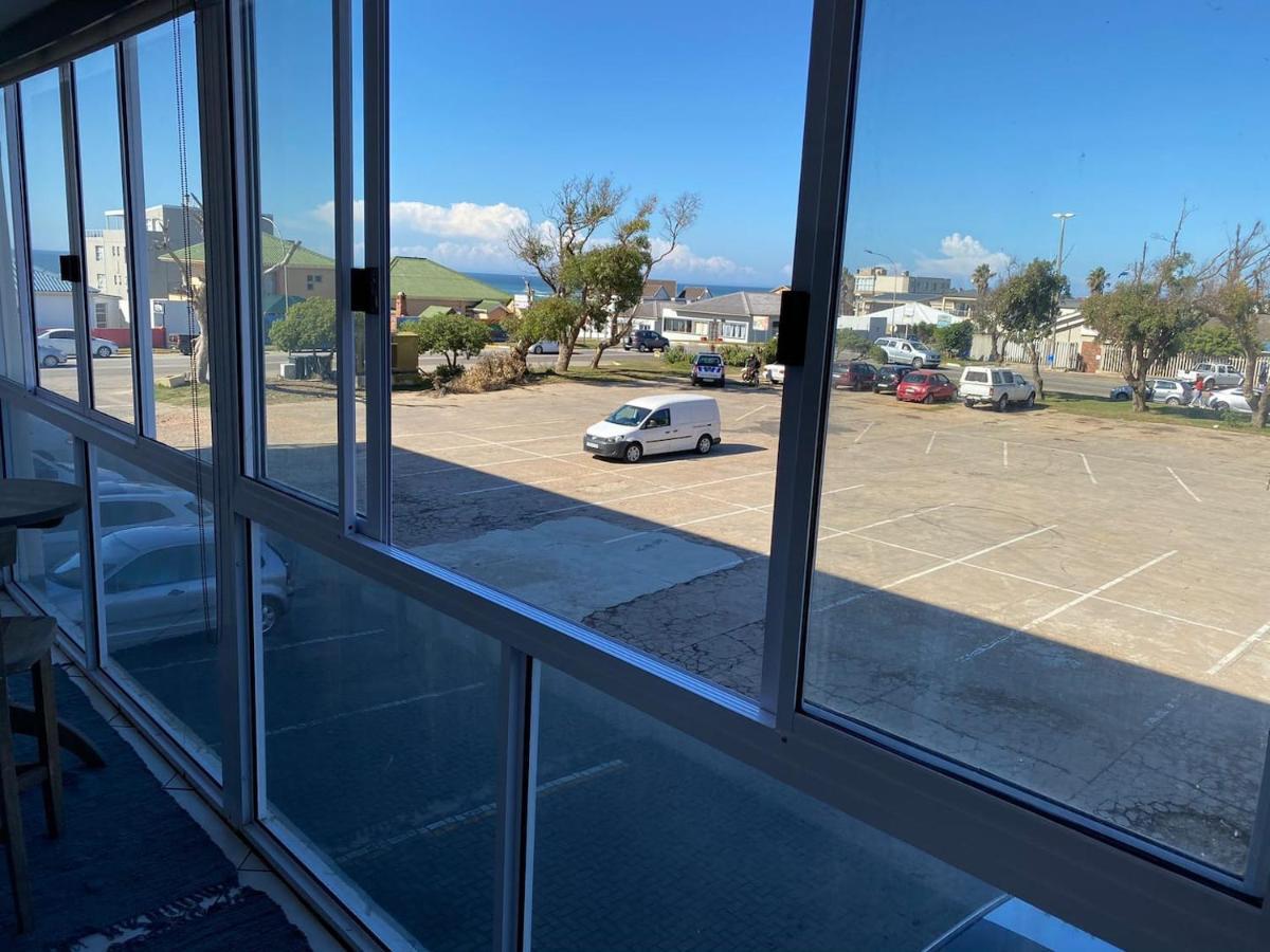 Modern Apartment Walking Distance To Main Beach Restaurants And Other Amenities Jeffreys Bay Εξωτερικό φωτογραφία