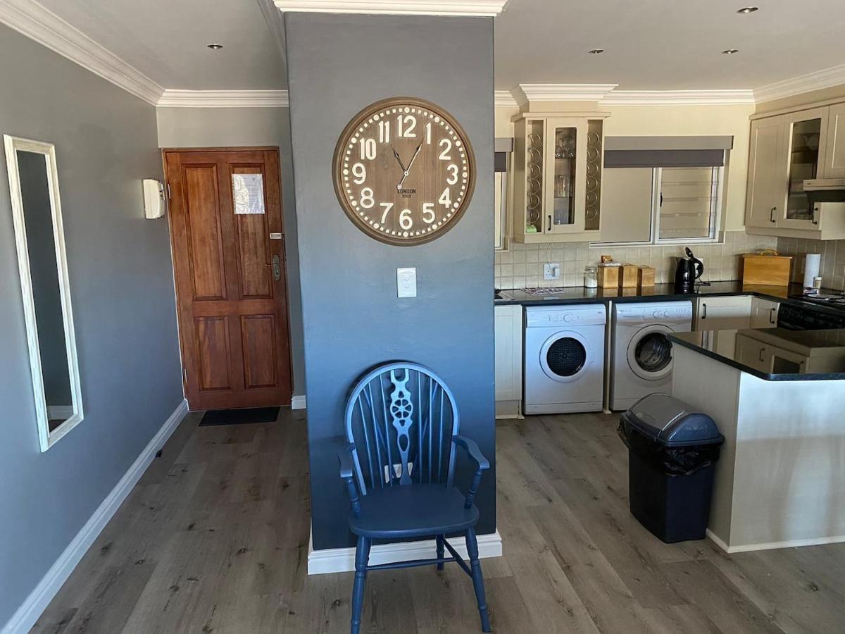 Modern Apartment Walking Distance To Main Beach Restaurants And Other Amenities Jeffreys Bay Εξωτερικό φωτογραφία