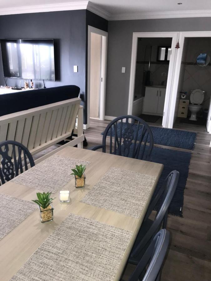 Modern Apartment Walking Distance To Main Beach Restaurants And Other Amenities Jeffreys Bay Εξωτερικό φωτογραφία